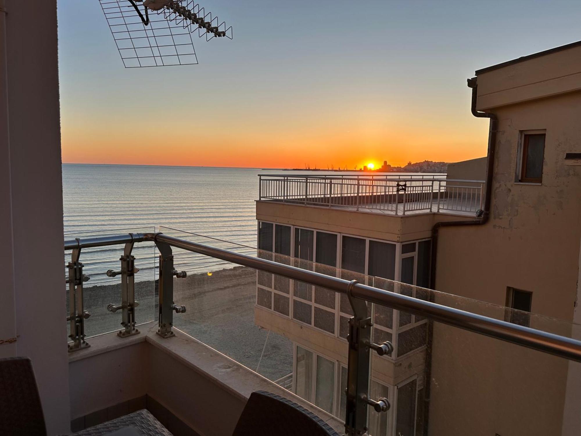 Dyrrah Seaside Apartments Durrës Exterior foto